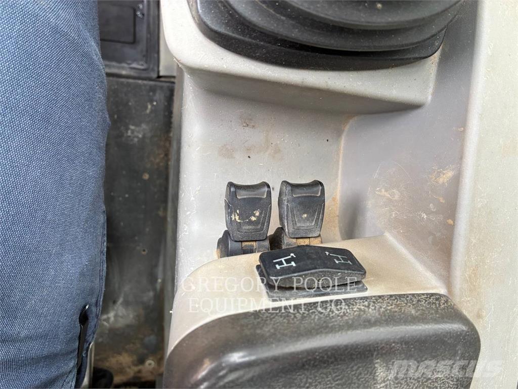 CAT TL1055D مناولات متداخلة