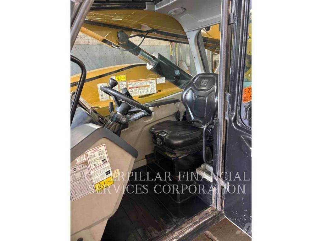 CAT TL1055D مناولات متداخلة