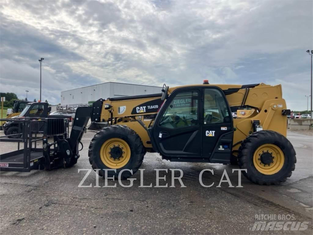 CAT TL642C مناولات متداخلة