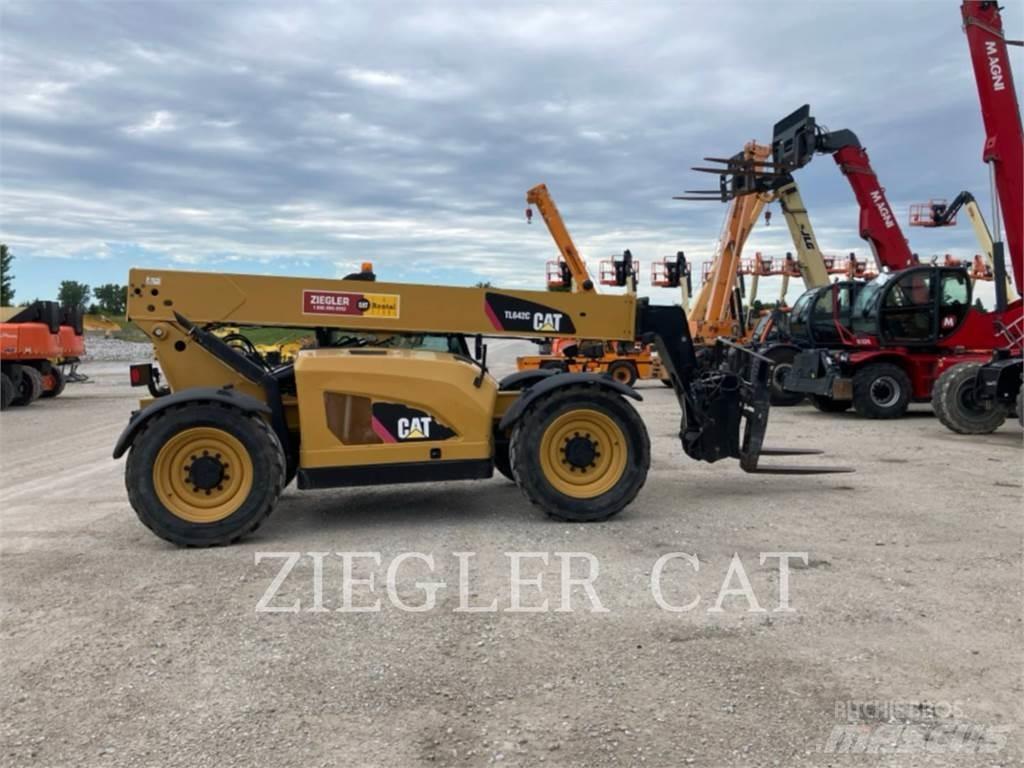 CAT TL642C مناولات متداخلة