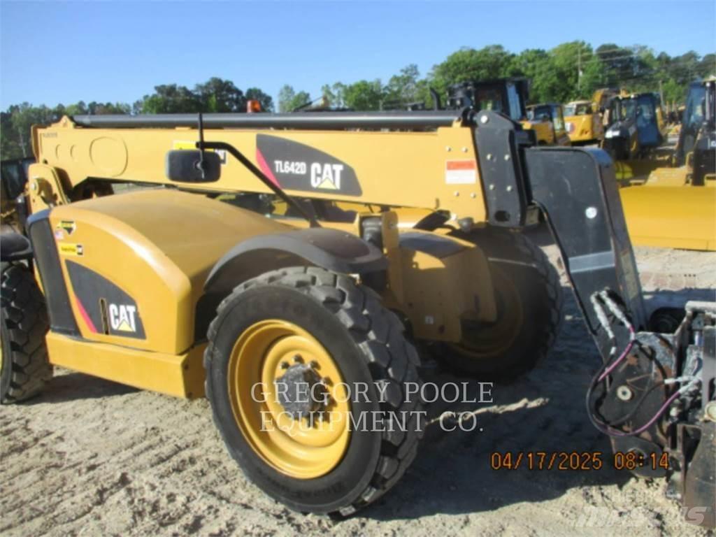 CAT TL642D مناولات متداخلة