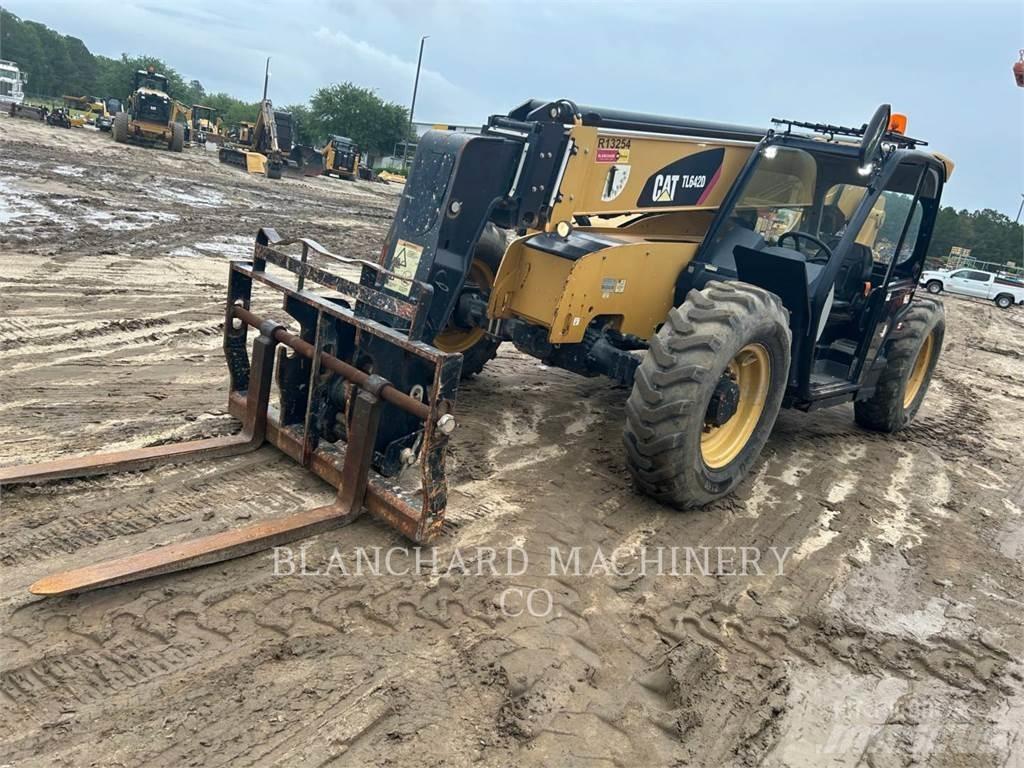 CAT TL642D مناولات متداخلة