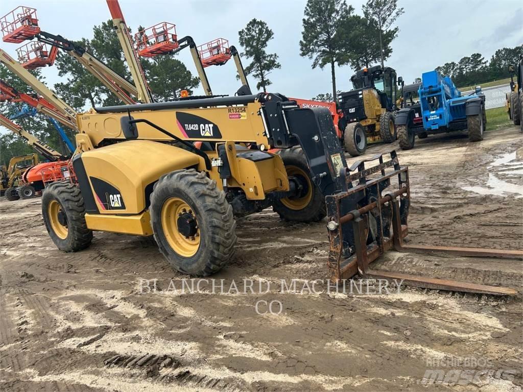 CAT TL642D مناولات متداخلة