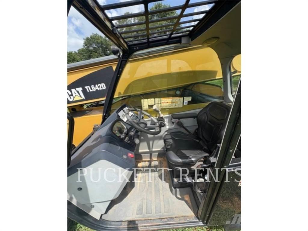 CAT TL642D مناولات متداخلة