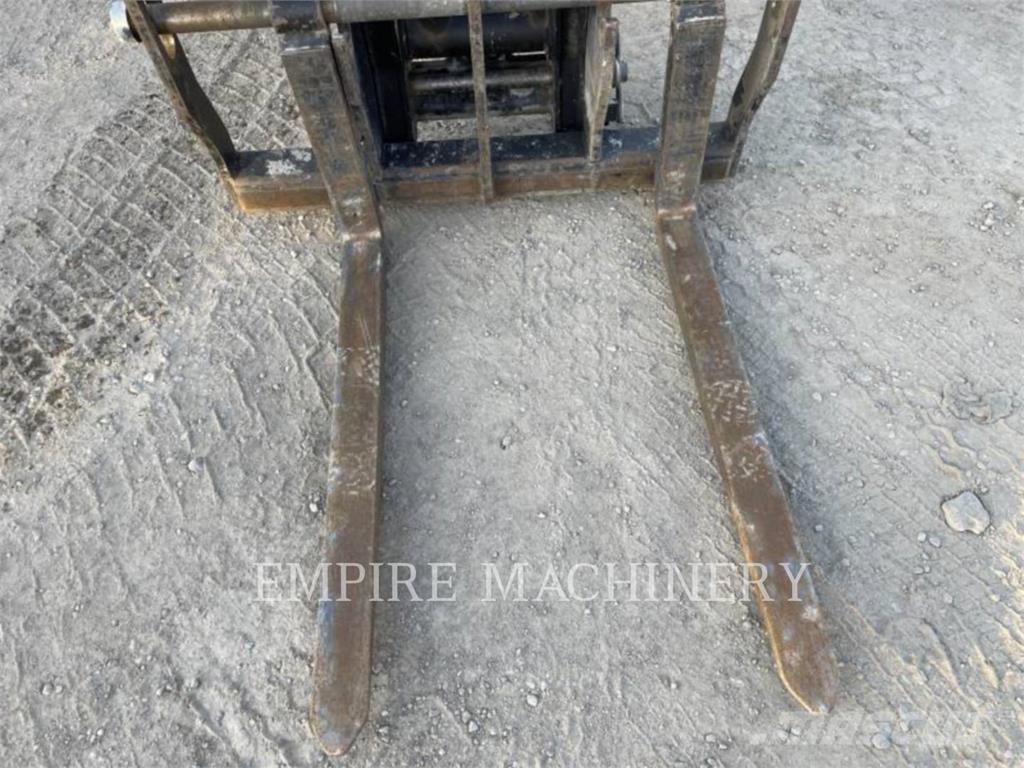 CAT TL642D مناولات متداخلة