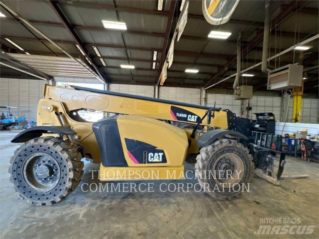 CAT TL642D مناولات متداخلة