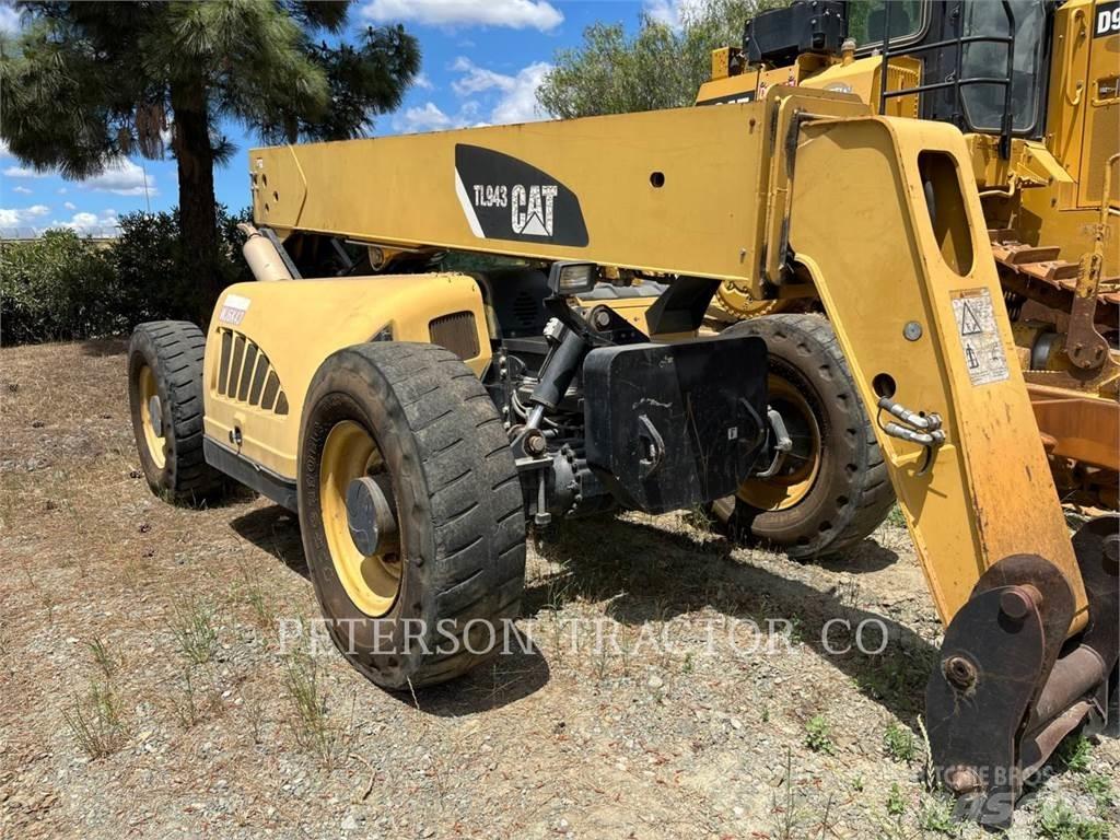 CAT TL943 مناولات متداخلة
