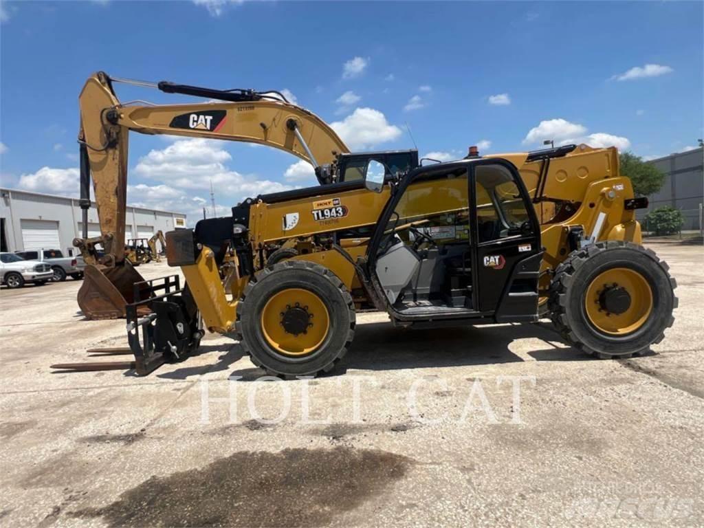CAT TL943 لوادر بعجل