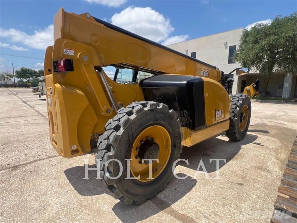 CAT TL943 لوادر بعجل