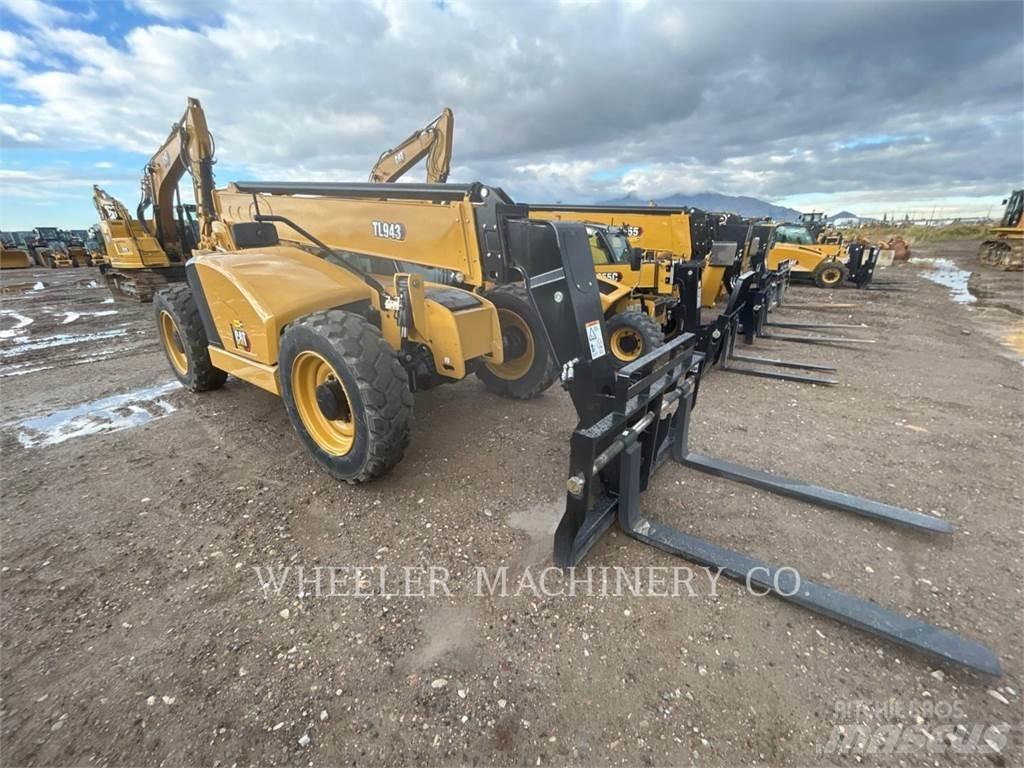 CAT TL943 CB مناولات متداخلة