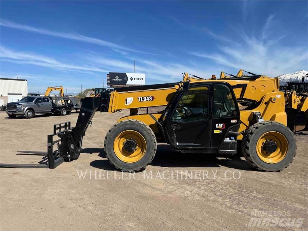 CAT TL943 CB مناولات متداخلة