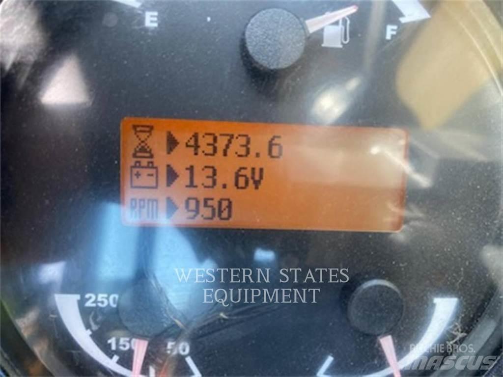 CAT TL943C مناولات متداخلة
