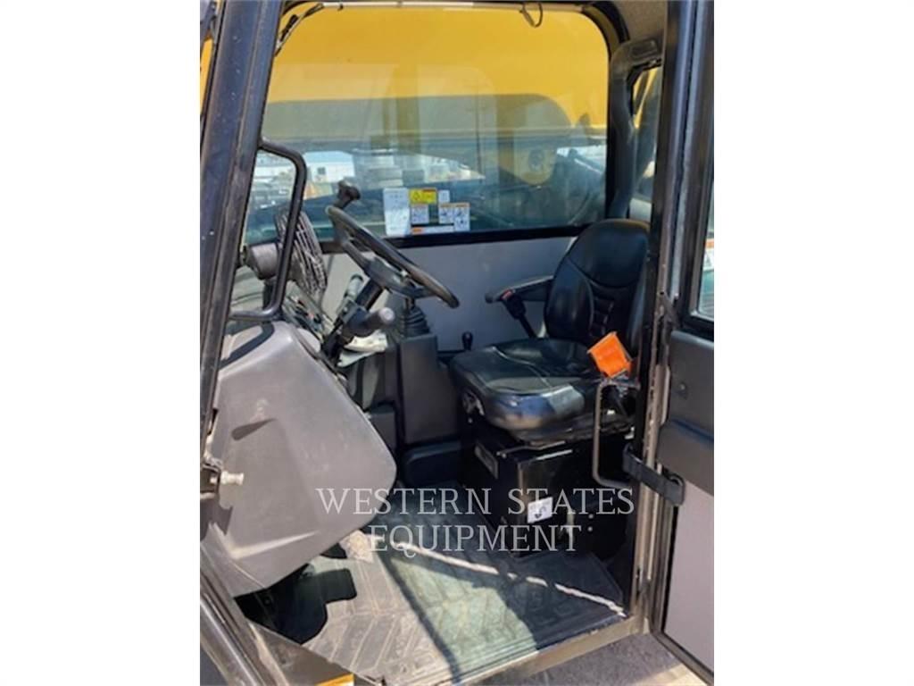 CAT TL943C مناولات متداخلة