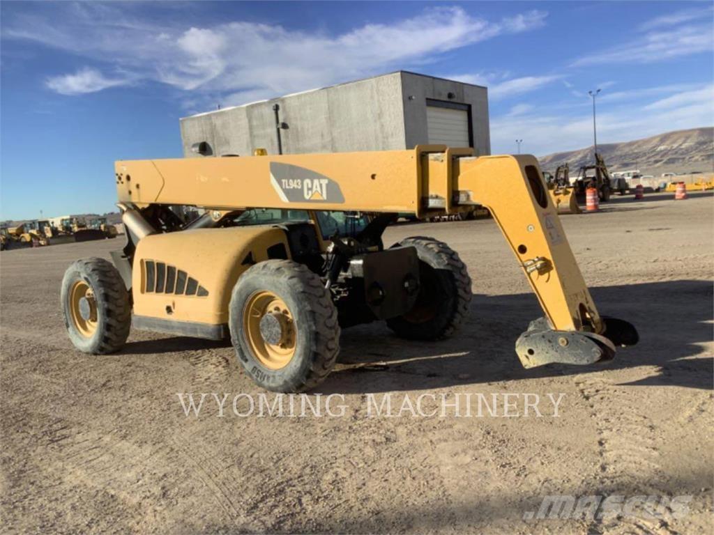 CAT TL943C مناولات متداخلة
