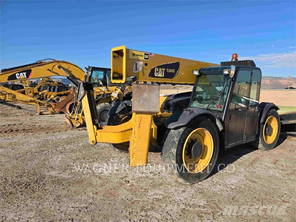 CAT TL943C مناولات متداخلة