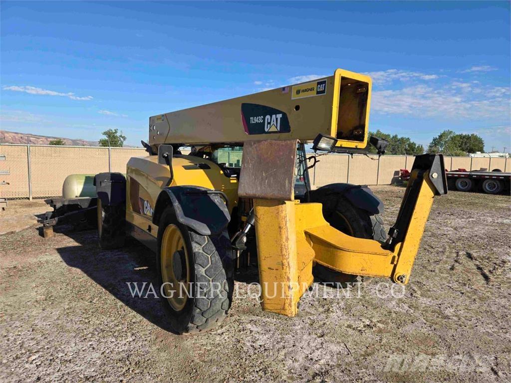 CAT TL943C مناولات متداخلة