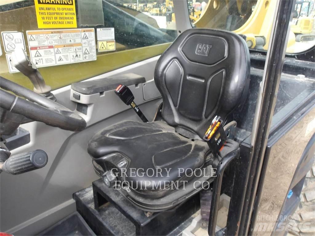 CAT TL943D مناولات متداخلة