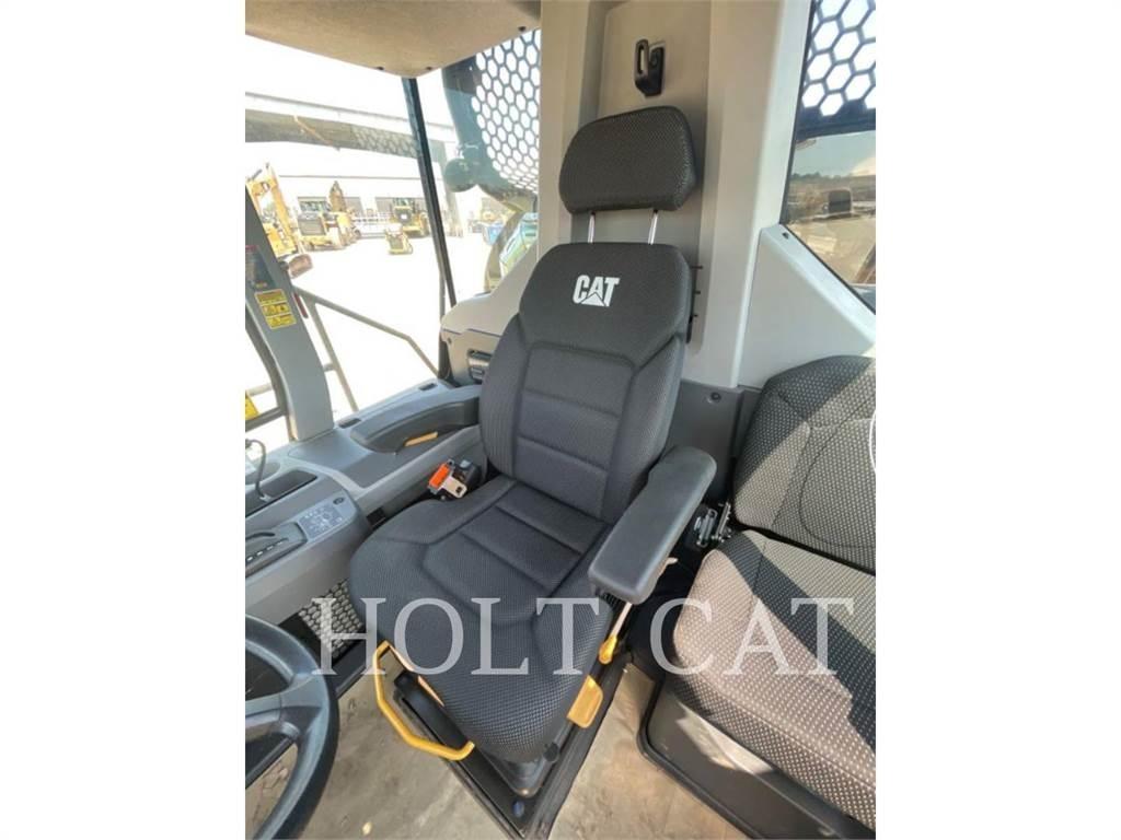 CAT W00 725 شاحنات ذات صهاريج
