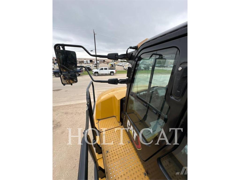 CAT W00 730 ساحبات مفصلية