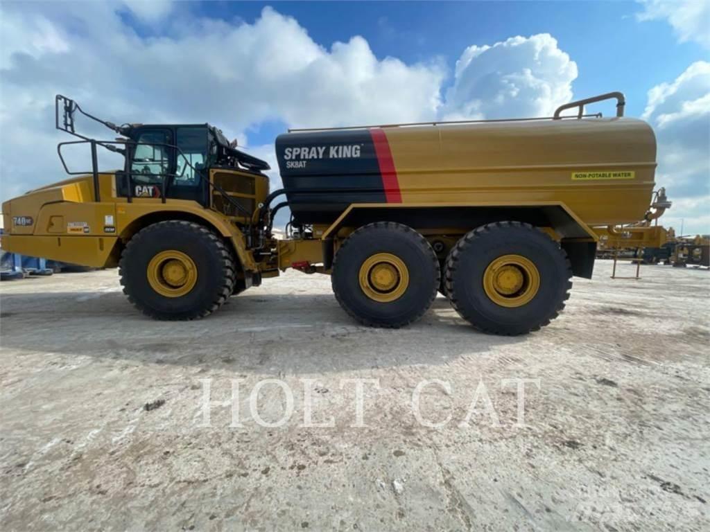 CAT W00 740 شاحنات ذات صهاريج