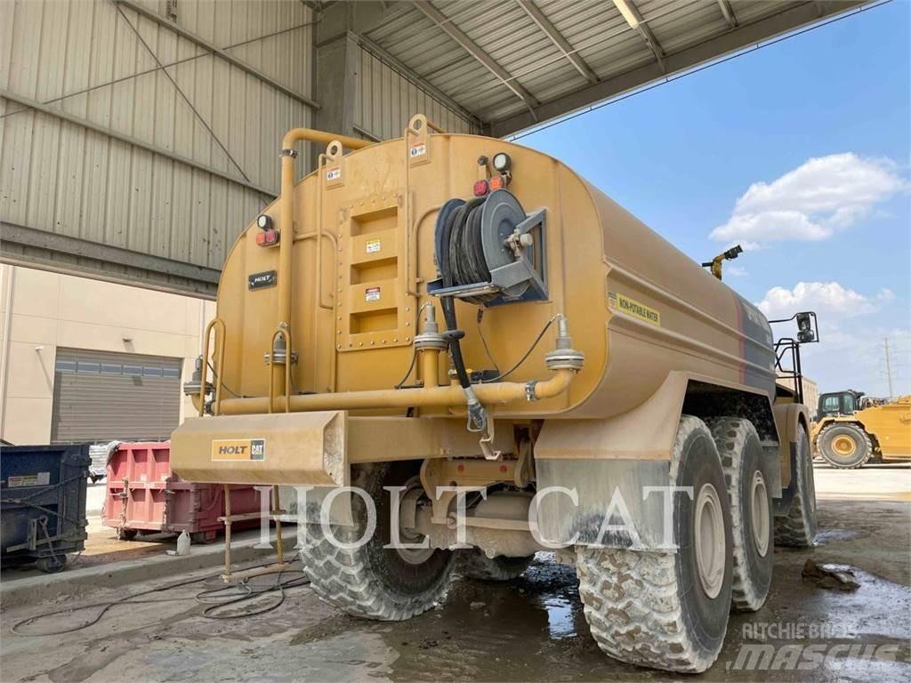 CAT W00 740 شاحنات ذات صهاريج