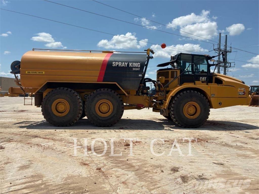 CAT W00 740 شاحنات ذات صهاريج