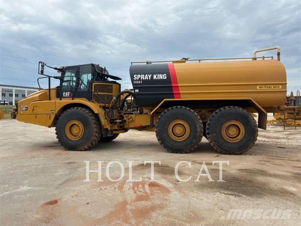 CAT W00 740 شاحنات ذات صهاريج