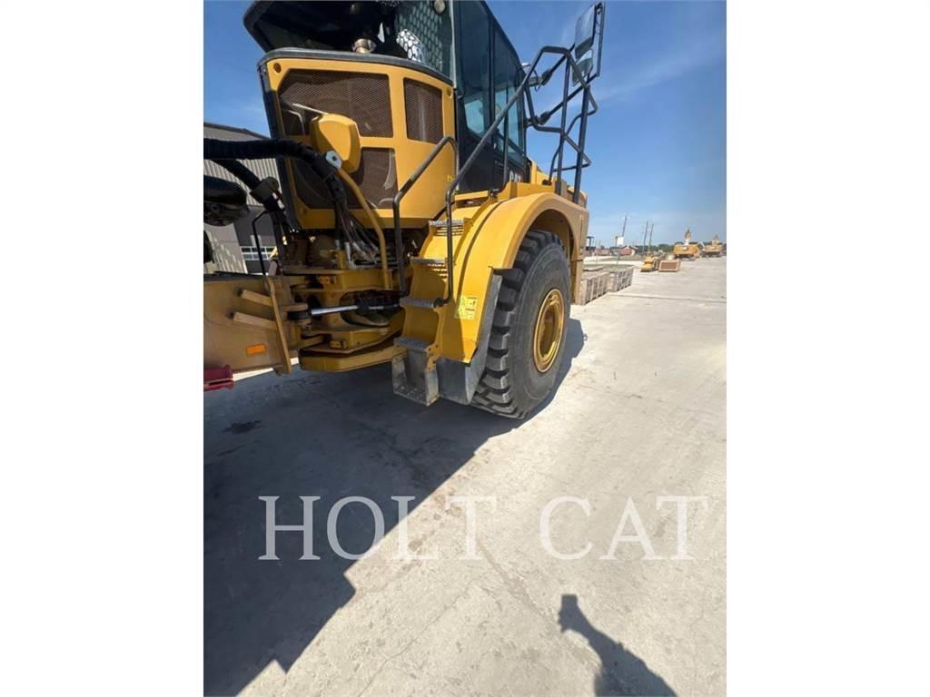 CAT W00 740GC شاحنات ذات صهاريج
