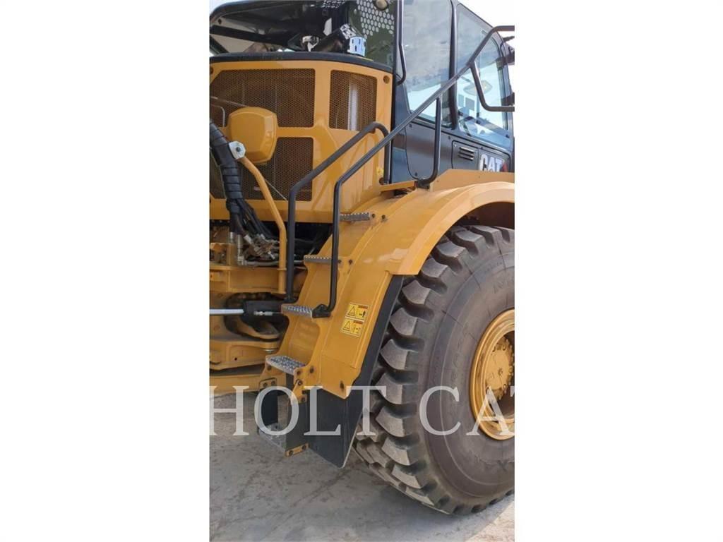 CAT W00 740GC شاحنات ذات صهاريج