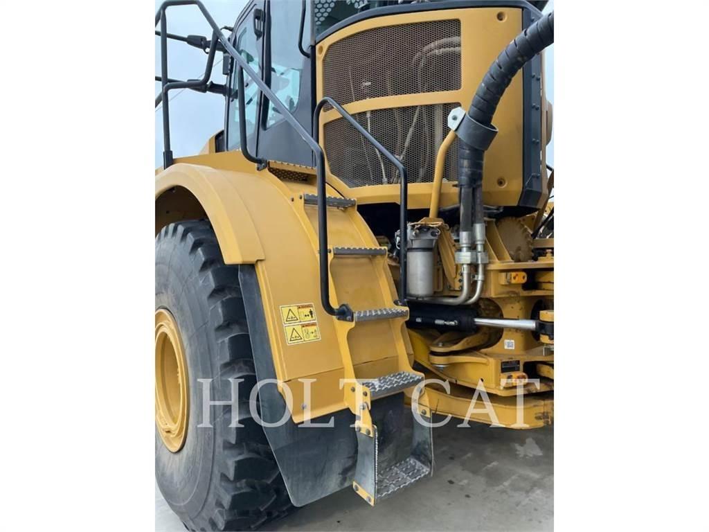 CAT W00 740GC شاحنات ذات صهاريج