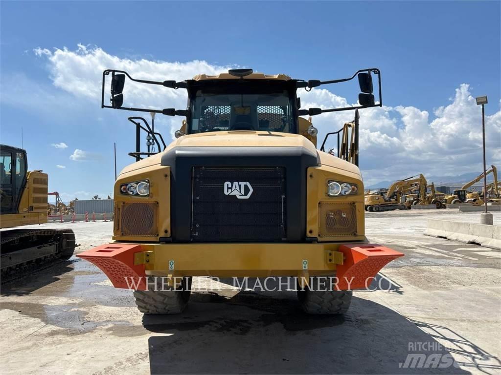 CAT WT 740 GC شاحنات ذات صهاريج