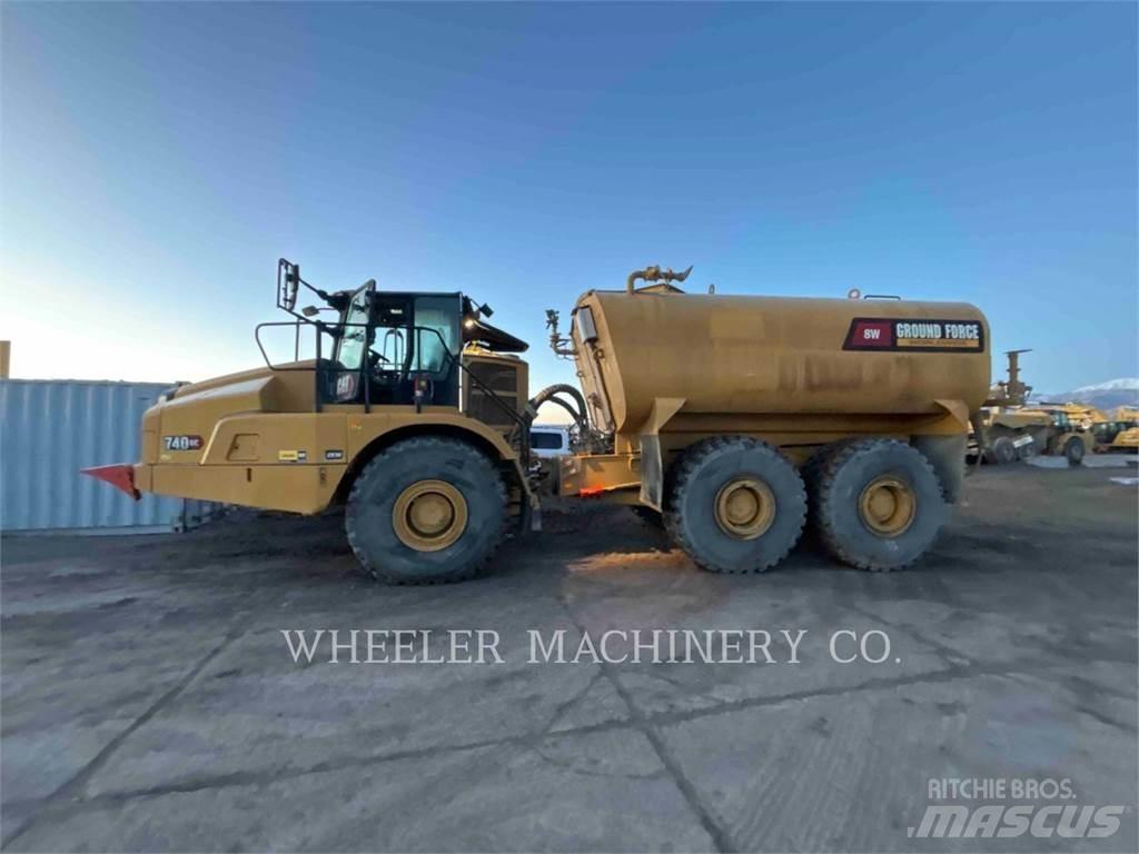 CAT WT 740 GC شاحنات ذات صهاريج