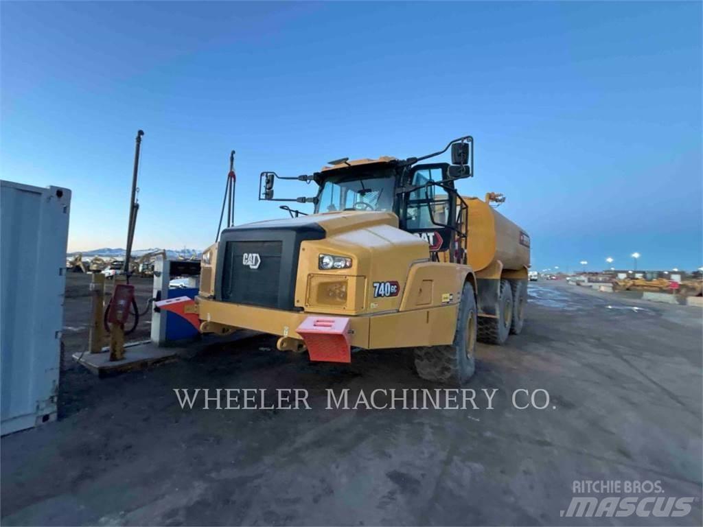 CAT WT 740 GC شاحنات ذات صهاريج