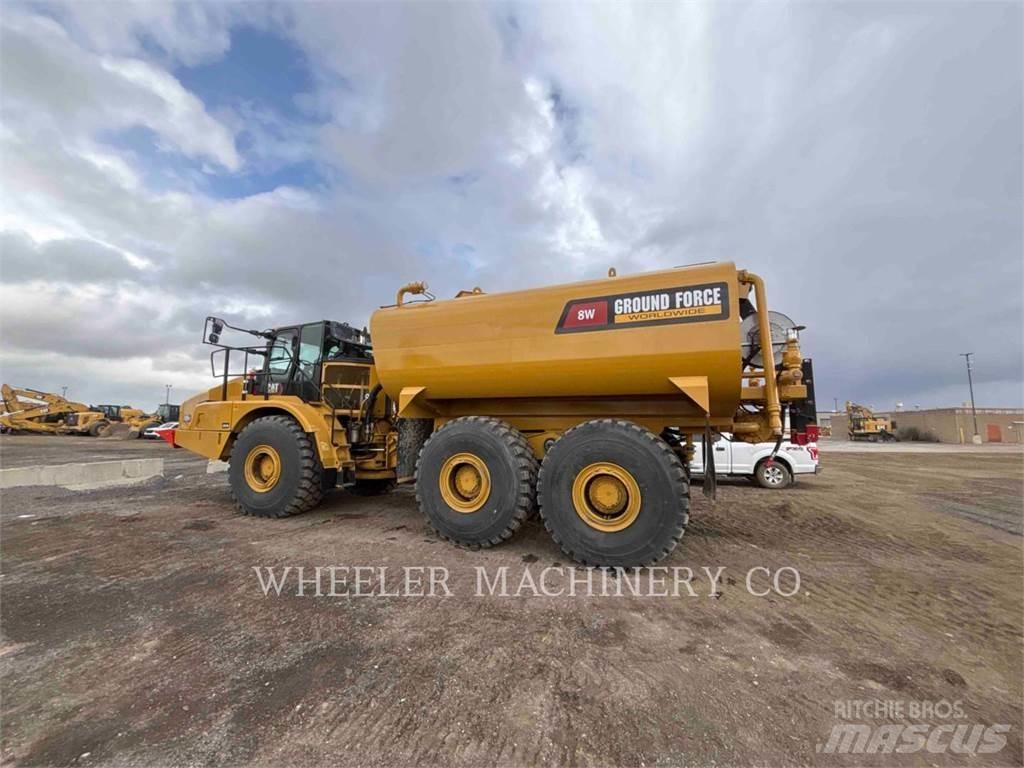 CAT WT 740 GC شاحنات ذات صهاريج