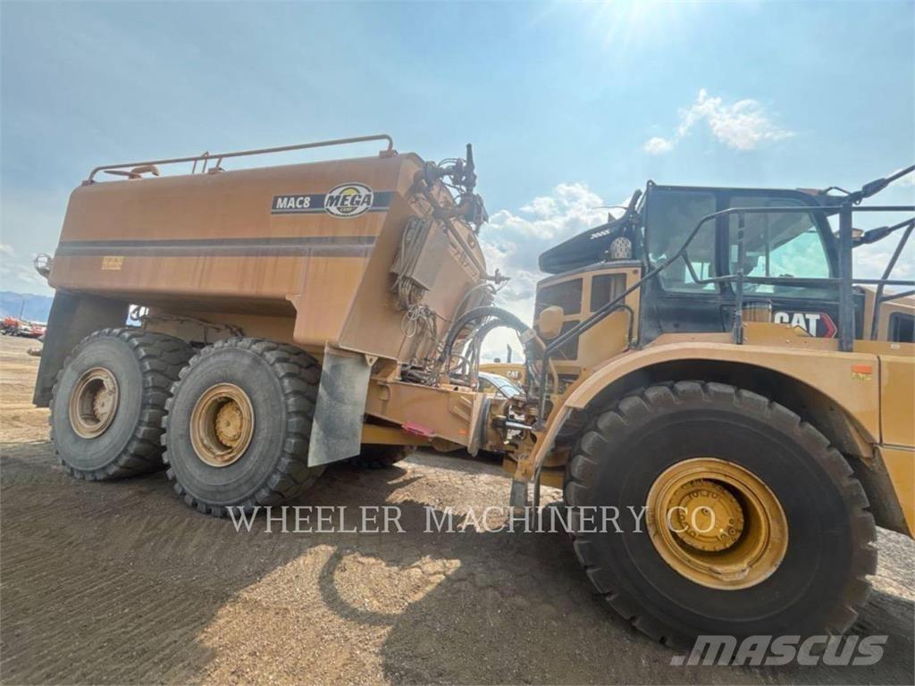 CAT WT 740 GC شاحنات ذات صهاريج