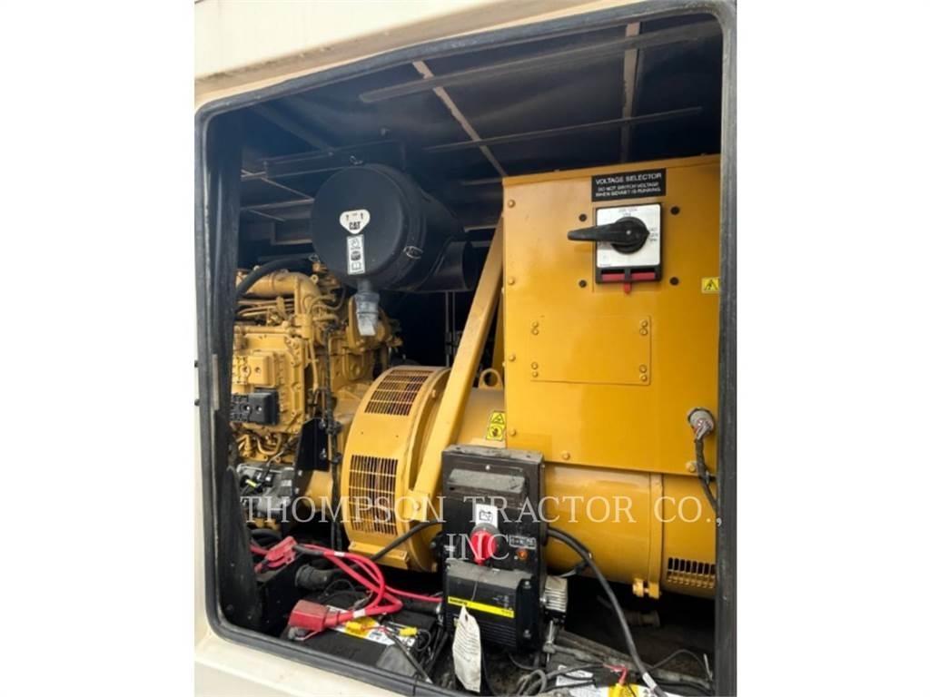 CAT XQ 230 مولدات أخرى