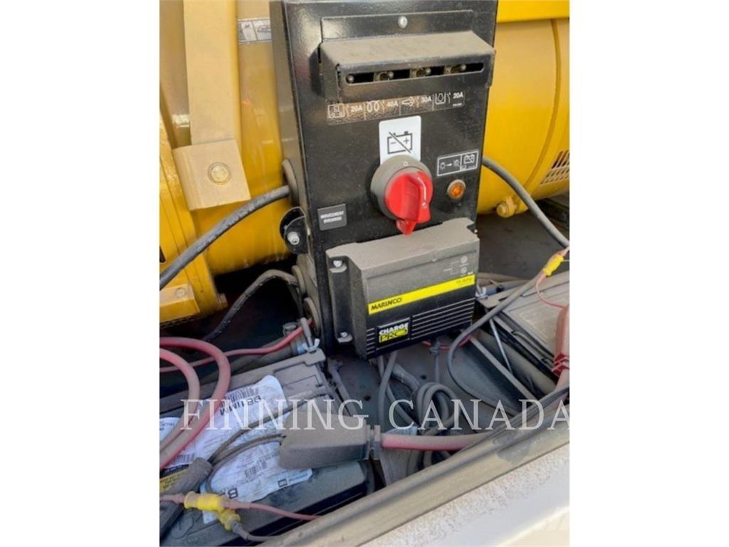 CAT XQ 230 مولدات أخرى