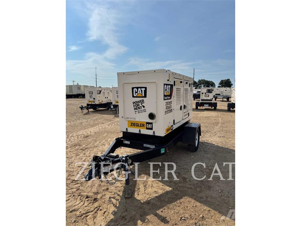CAT XQ 35 مولدات أخرى