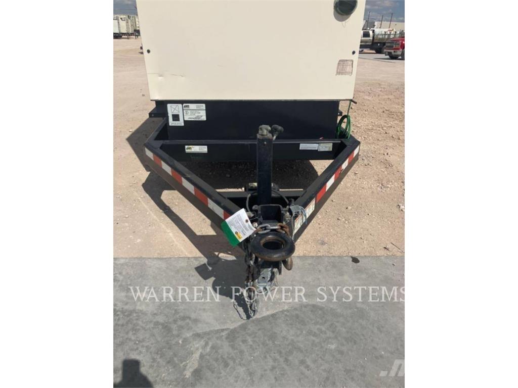 CAT XQ230 T4F مولدات أخرى