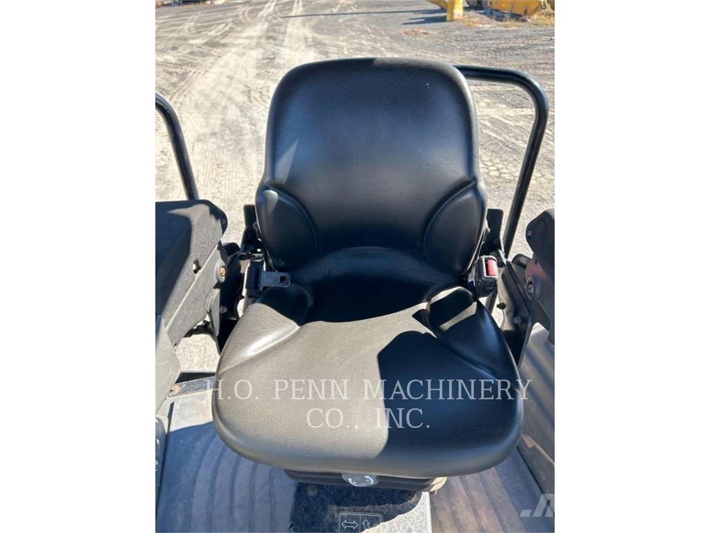  CB7 ضاغطات التربة