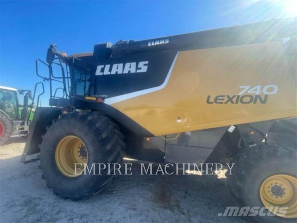 Claas LEXION 740 معدات أخرى لحصاد العلف