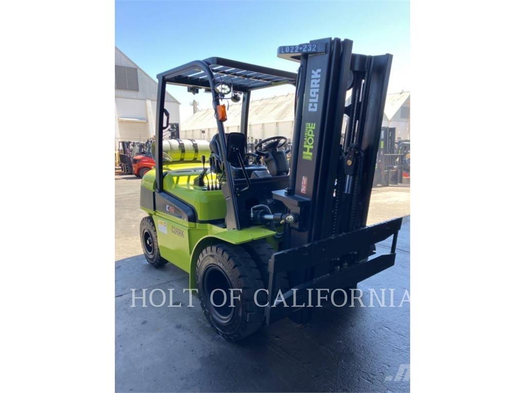 Clark C40L شاحنات ذات رافعات شوكية - أخرى