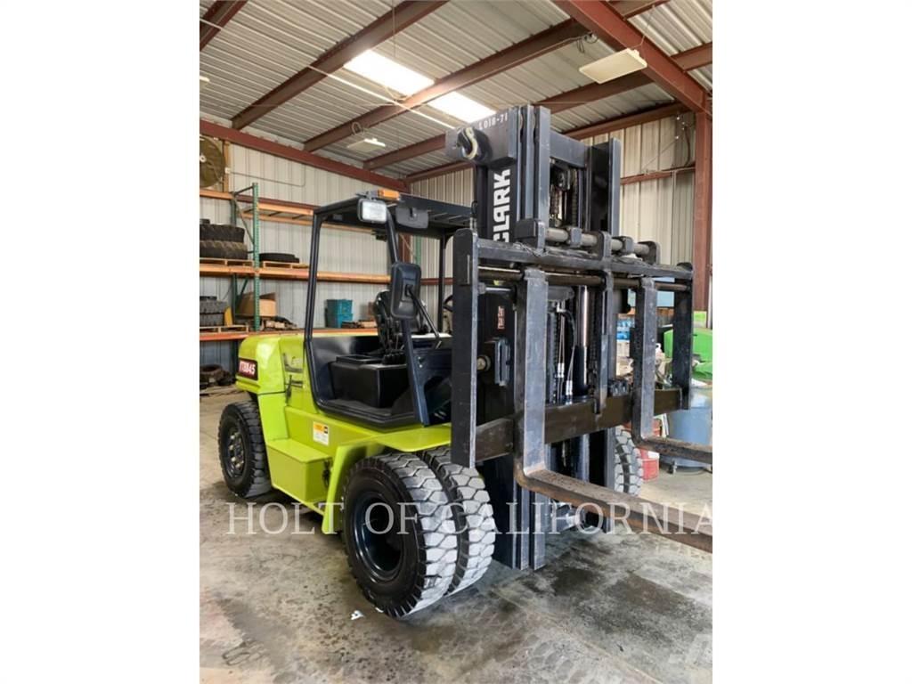 Clark C70D شاحنات الديزل