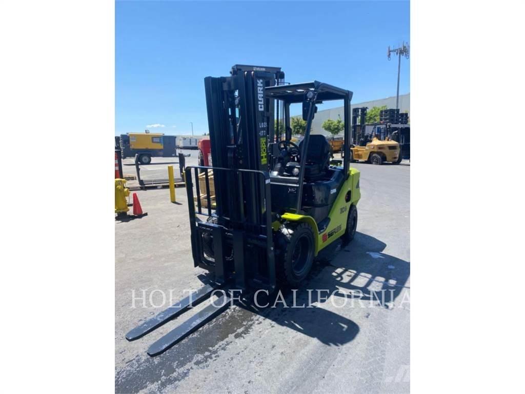 Clark S30 DUAL شاحنات ذات رافعات شوكية - أخرى