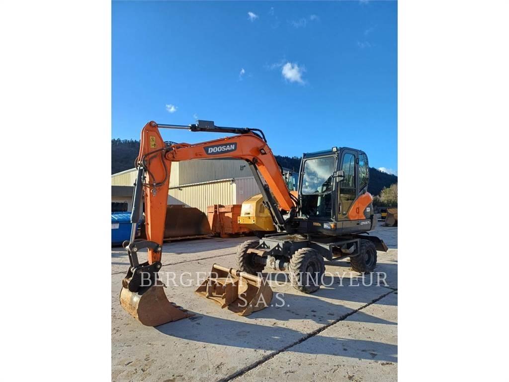 Doosan DX57W-7 حفارات بعجل