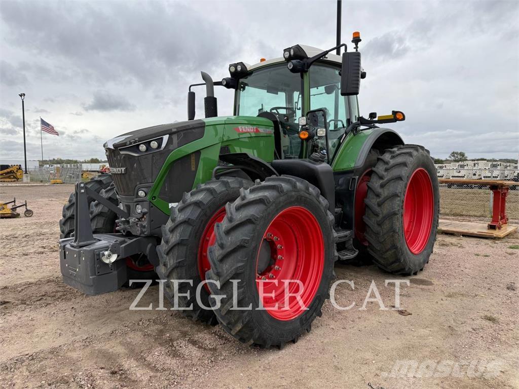 Fendt 933 VARIO الجرارات
