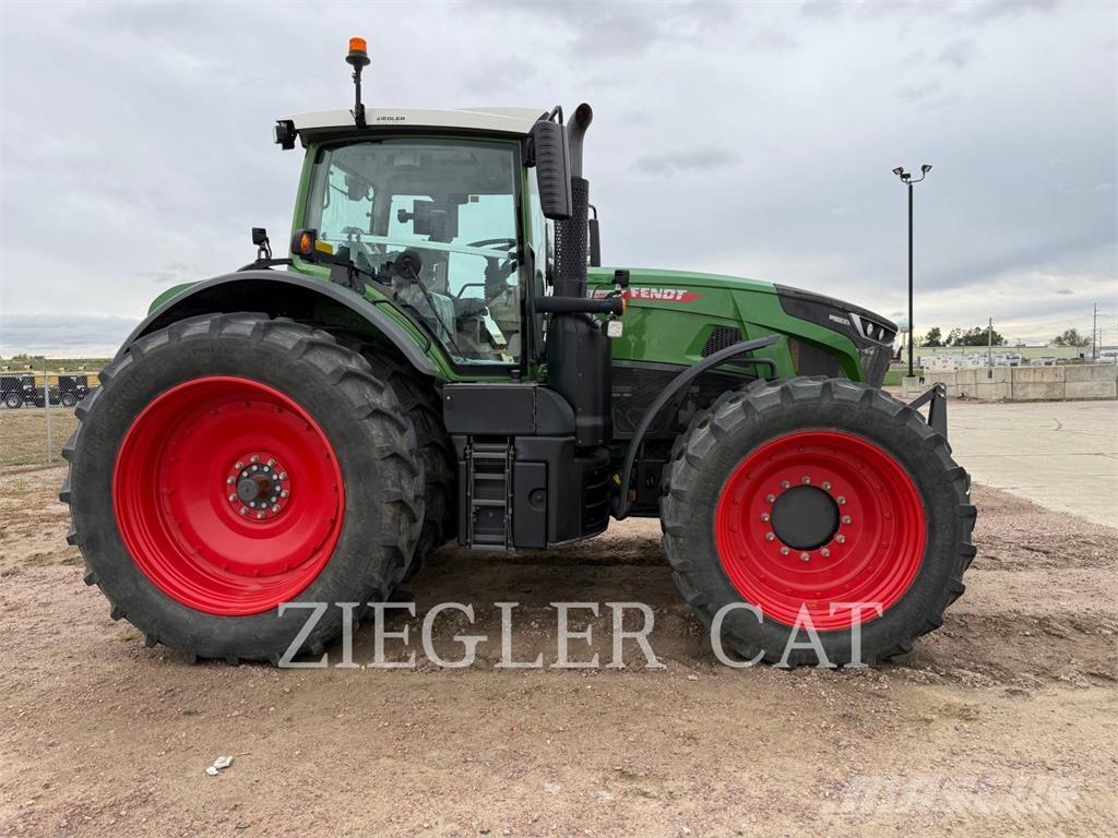 Fendt 933 VARIO الجرارات