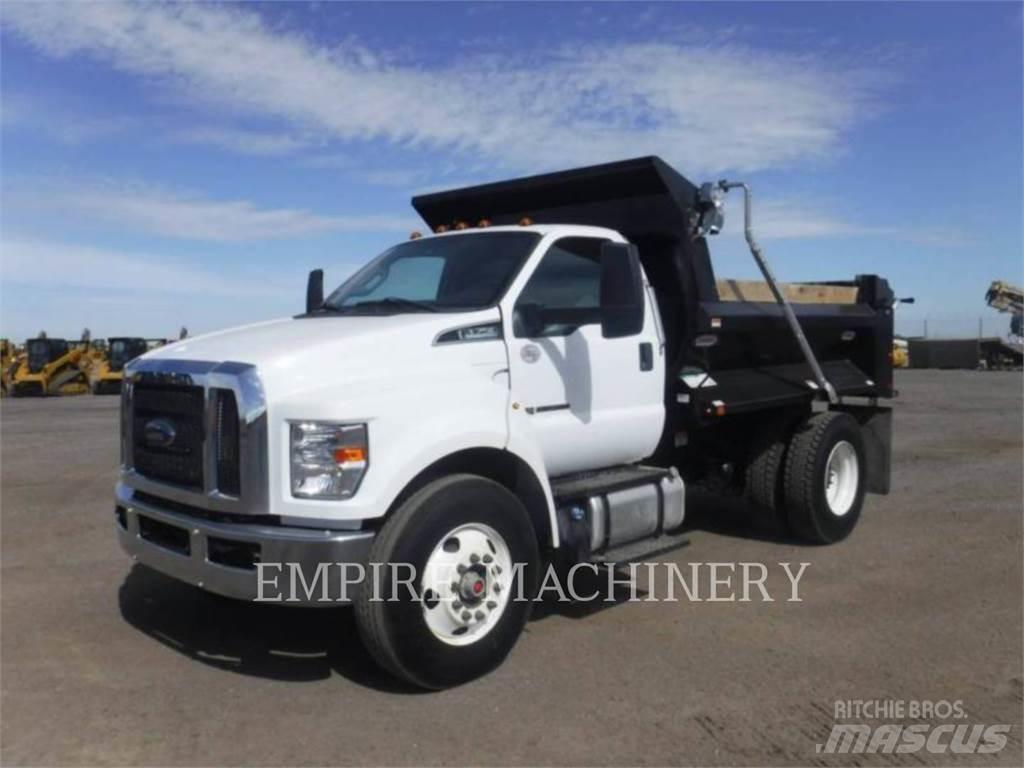 Ford / New Holland F750 شاحنات ذات صهاريج