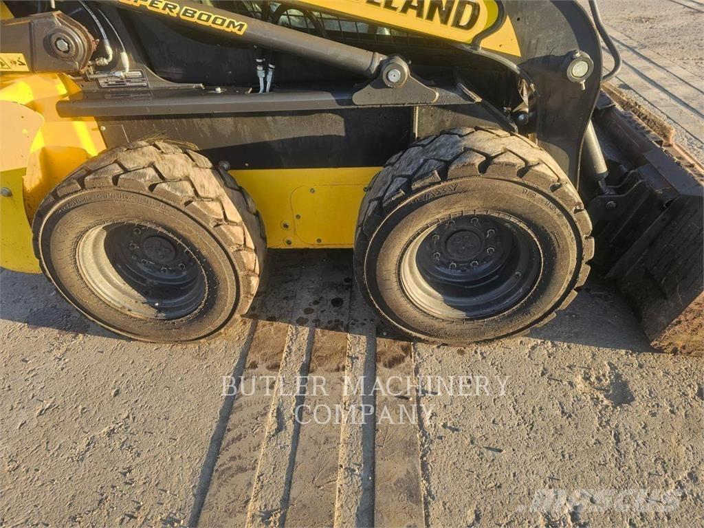 Ford / New Holland L318 لوادر انزلاقية التوجيه