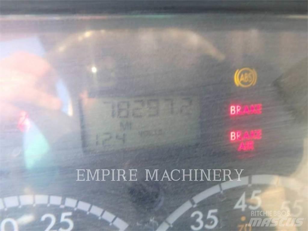 Freightliner 2K WT شاحنات ذات صهاريج